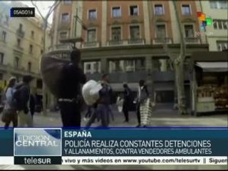 Vendedores ambulantes son blanco de persecución policial en Barcelona