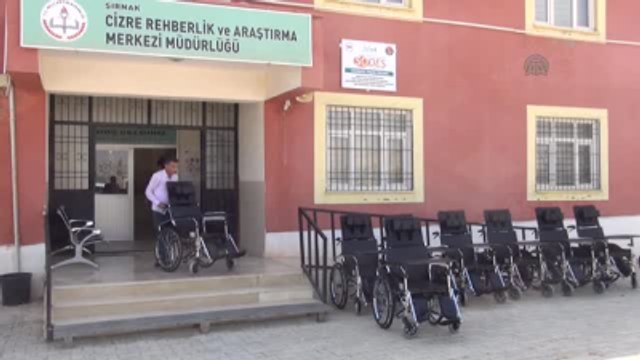 Engellilere Tekerlekli Sandalye Desteği