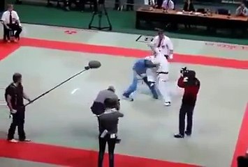 حكم مجنون طاح يفشخ فيهم على بعضو هههه