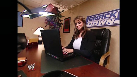 Stephanie McMahon & Vince McMahon Backstage SmackDown 05.29.2003 (HD) - video dailymotion
