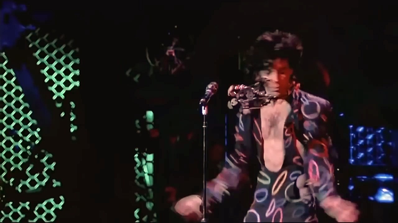 O(+>  - "Hot Thing" [Live In Concert `1987]