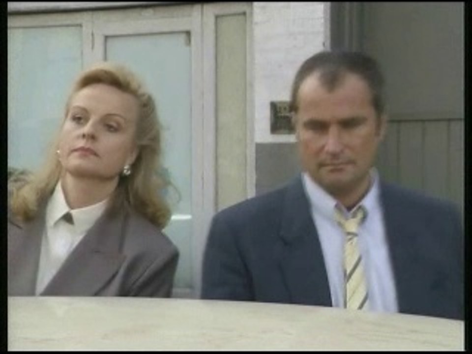 The Bill - Carry Your Bags, Sir? [S06E003]