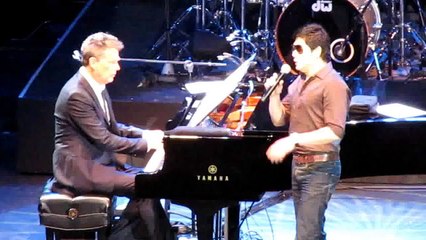 Randy Santiago - "Wildflower" (David Foster & Friends - Live in Manila) 10/23/10