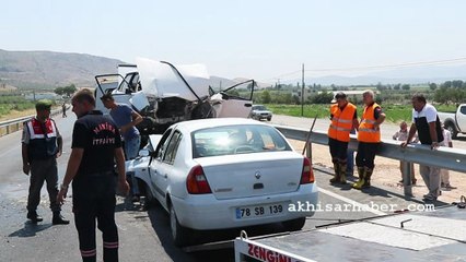 Akhisar’da trafik kazası 2 ölü 1 yaralı