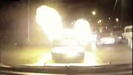 Gaz kaçıran arabanın içinde sigara içmek (İbretlik +70)