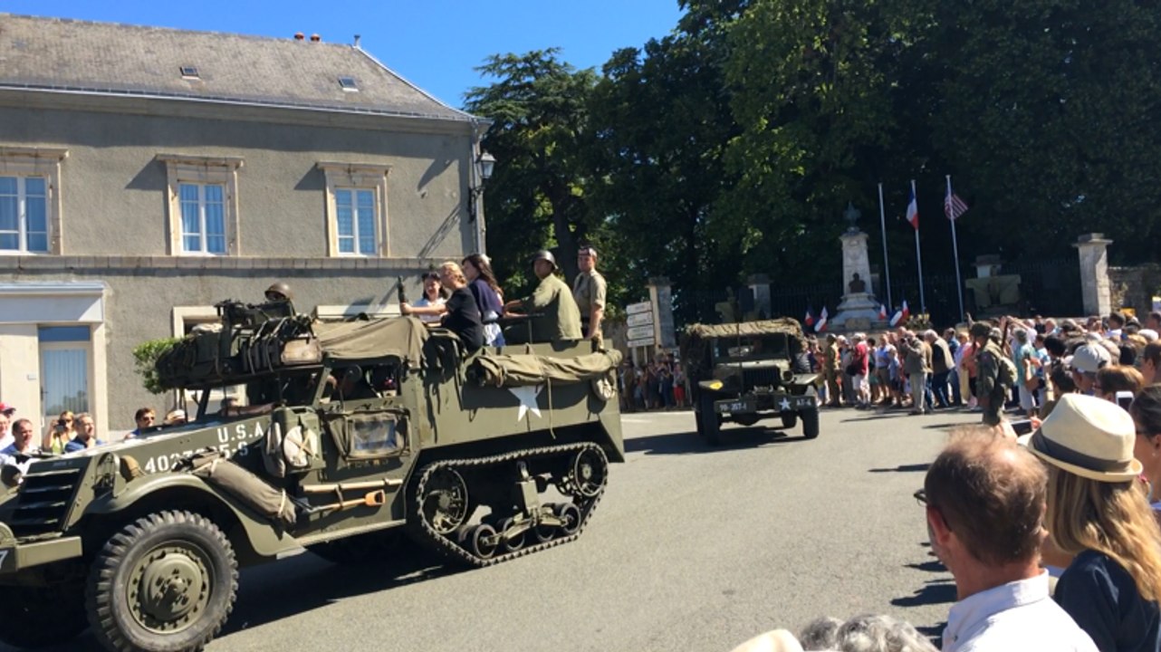 Mayenne Liberty festival. Défilé dans les rues avant retour au campement