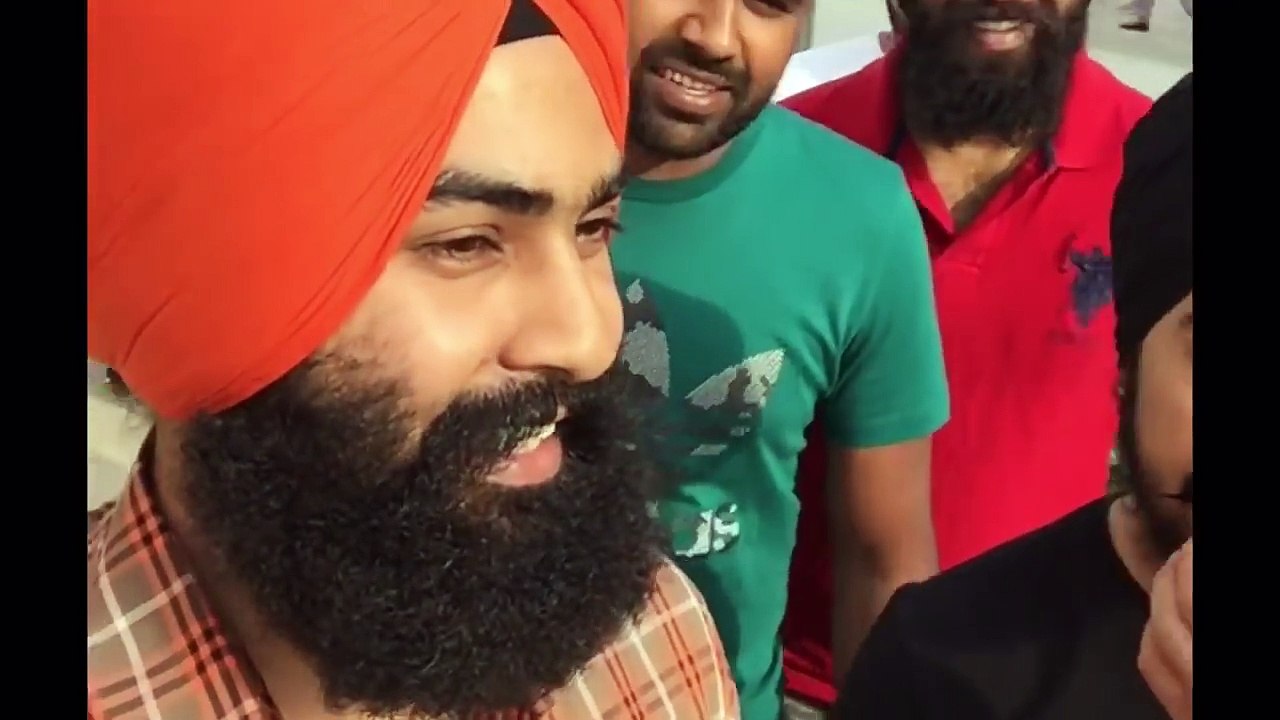 A kay Stopped By Guys To Ask 30 Rupee Net Pack