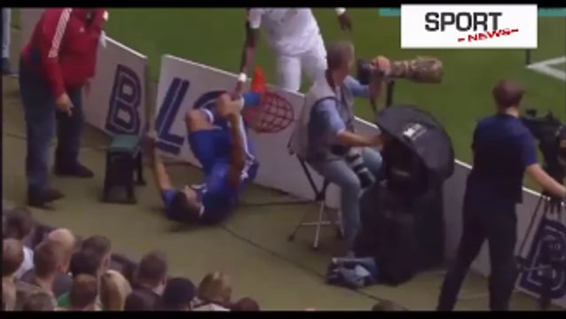 Diego Costa Takes A Comical Tumble Over The Boards vs Werder Bremen!