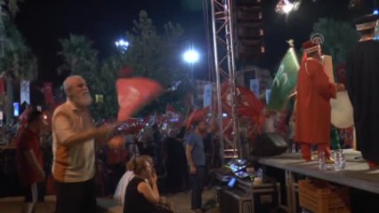 Vatandaşlar "Demokrasiye Can Kızılay'a Kan" Verdi
