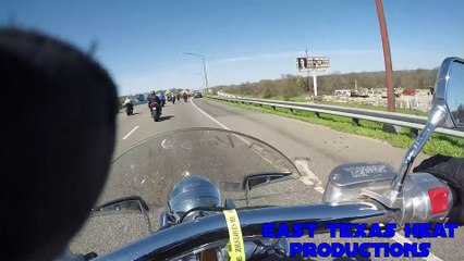 Un flic s'en prend à des Bikers innocents