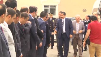 Bakan Çelik: "Milletimiz Bilinçli ve Şuurlu Şekilde Olaya Vaziyet Etmiş Durumda"