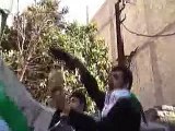 شام حمص اهالي باب السباع يضربون صنم المقبور حافظ 3 2 2012