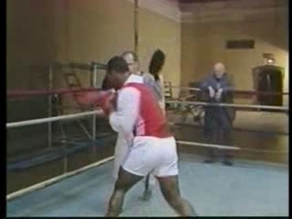 [Boxe] - Video su Mike Tyson ASSOLUTAMENTE TERRIFICANTE