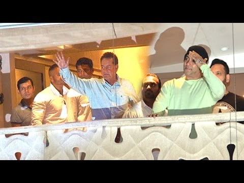 Salman Khan With Family Wishing FANS Eid Mubarak