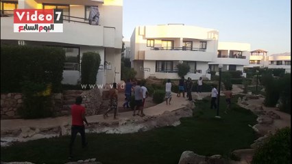 بالفيديو.. مشاجرة بين نزلاء وستاف بأحد منتجعات شرم الشيخ