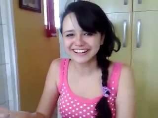 بنت حلوه بس مقرفه