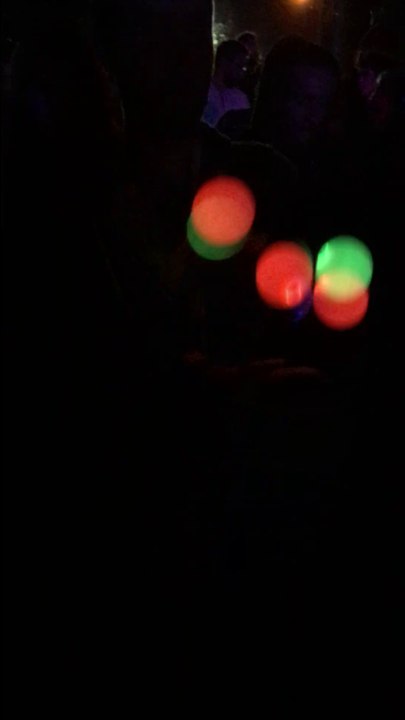 Jongleur de nuit à Esperanzah