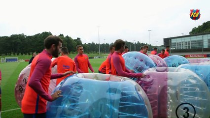 Le Barca se teste au "bubble foot" !