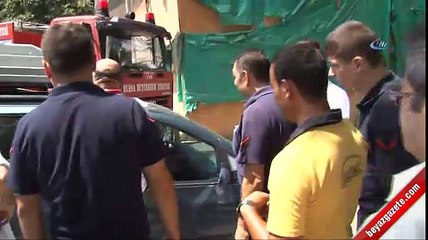 Mahsur kalan bebeği için arabasının camını kırdırtmadı