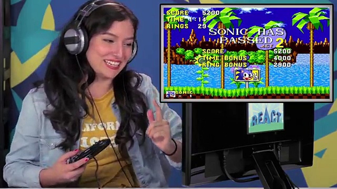 GOTTA' GO FAST!!! - SONIC THE HEDGEHOG (SEGA GENESIS) (Teens React- Retro Gaming)
