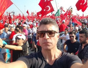 Özcan Deniz Demokrasi ve Şehitler Mitingi'ni 4 Kelimeyle Özetledi