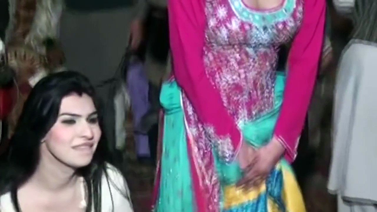 Aimaa khan new Hot Mujra new punjabi saraiki songs mujra dance Full HD 2015 lakin is song mian