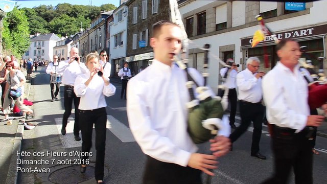 Bagad Ar Vro Vigoudenn - Fête des fleurs d'ajonc à Pont-Aven 07/08/2016