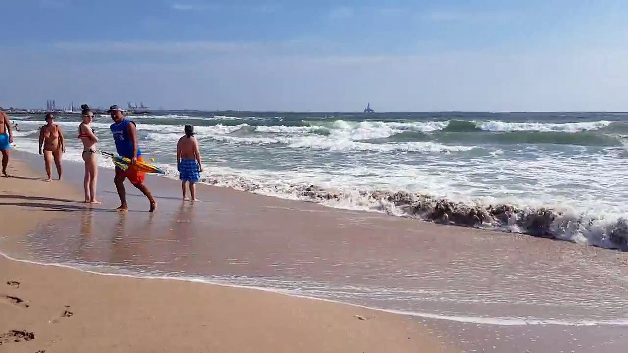 Valuri la malul Marii Negre - Eforie Nord ( Black Sea shore waves - Eforie Nord )