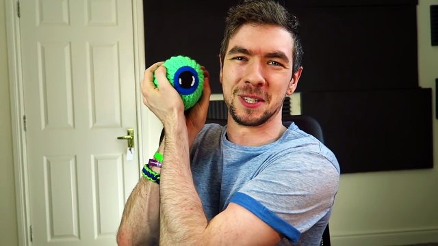 KITTENS VS. PUPPIES Reading Your Comments #70 !