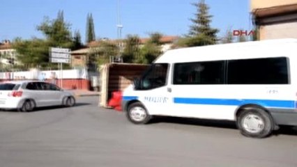 İslahiye?de Biber Yüklü Kamyon Devrildi: 2 Yaralı