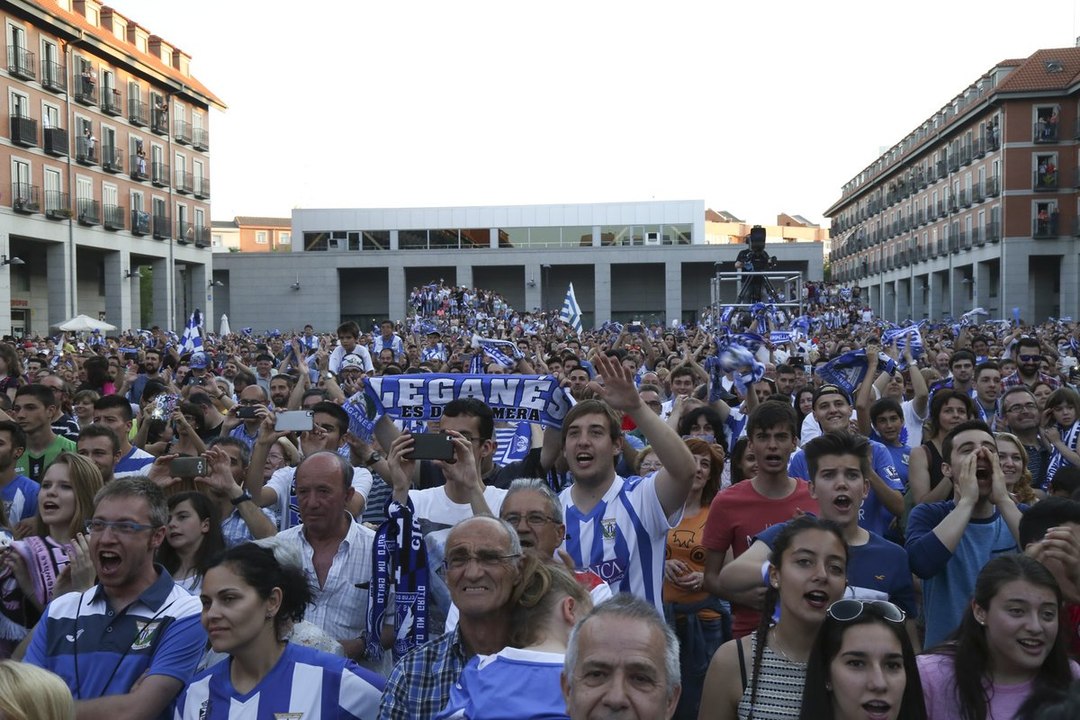 "FIESTÓN" POR EL ASCENSO DEL "LEGA" EN LA PLAZA MAYOR
