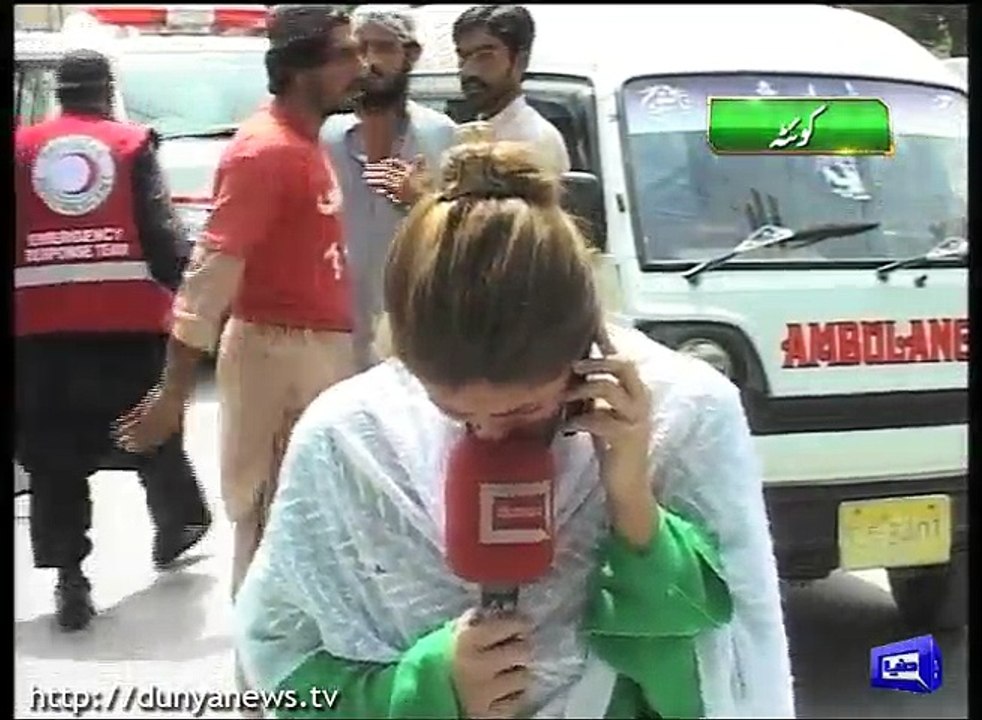کوئٹہ دھماکے کی رپورٹنگ کے دوران رپورٹر اپنے جذبات قابو میں نہ رکھ پائیں