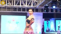 MALAIKA ON RAMP FOR ARCHANA KOCHHAR 'SSJA SILVER NITE FASHION SHOW