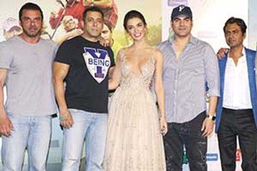 Salman indulges in some bro-time at Freaky Ali trailer launch