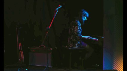 Téaser tráiler "La reconquista", de Jonás Trueba, protagonizada por Francesco Carril e Itsaso Arana