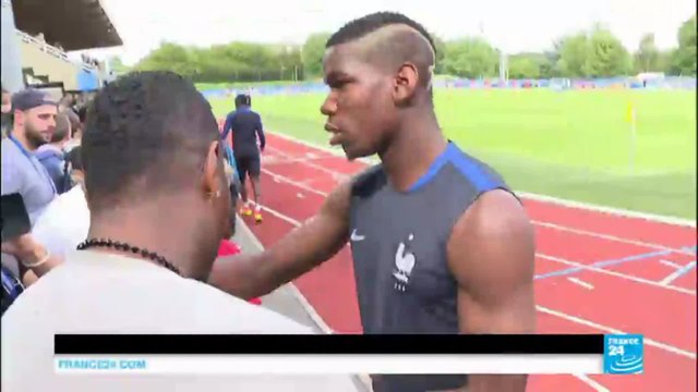 Football: French midfielder Paul Pogba joins Manchester United in most expensive transfer ever (120 M€)