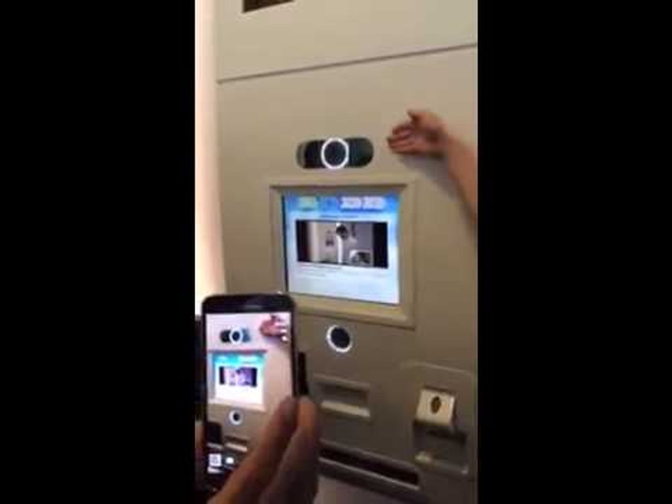 شاهد كيف يتم استخراج جواز السفر في سنغافورة