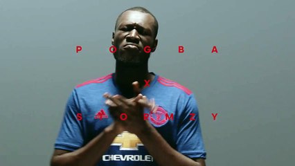 Paul Pogba tourne un clip pour son arrivée à Man United !