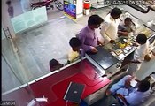 How Trained Thief Stealing Laptop From the Shop  - Watch CCTV Footage