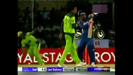 Amir vs Sehwag 2010 (Sehwag is Clueless)