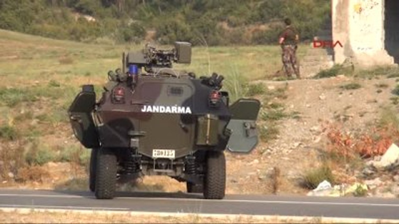 Osmaniye Pkk, Polis Aracı Geçerken Yol Kenarına Yerleştirdiği Patlayıcıyı İnfilak Ettirdi 2-