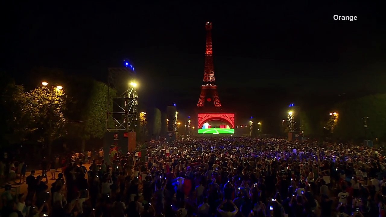 Day 22 France – July 07th - Light Up The Eiffel Tower by Orange – UEFA EURO 2016™