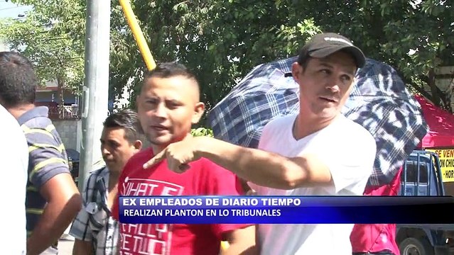 Ex empleados de Diario Tiempo realizan planton en los tribunales