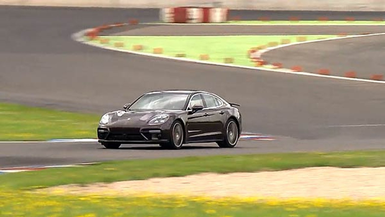 Porsche Panamera auf dem Lausitzring