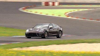 Porsche Panamera auf dem Lausitzring