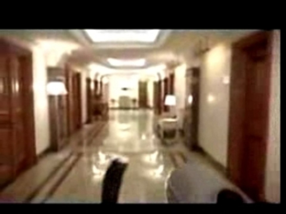 Pub McLaren Mercedes Alonso vs Hamilton (Exclu en France)