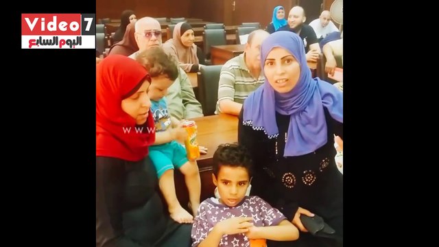 قاطنو مساكن الإيواء يهددون باَلإضراب أمام حى غرب شبرا