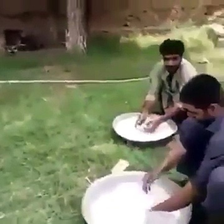 من حفر حفرة لأخيه وقع فيها