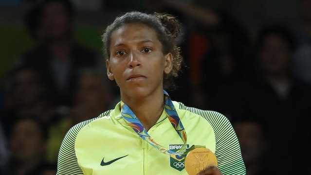 Judoka Rafaela Silva thrills home fans by claiming Brazil’s first gold of Games | OLIMPÍADAS RIO 2016 Rafaela Silva do Judô É MEDALHA DE OURO