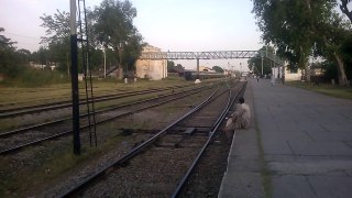 5 up Green line passing through Jhelum Railway Station with ZCU-20-(6424)